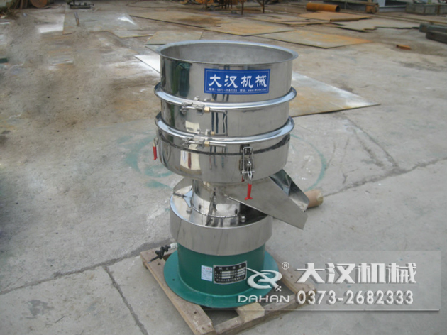 塗料過濾振動篩：利用振動電機的振動力帶動物料在篩網上進行篩分，從而利用篩網孔徑的大小不同，完成塗料的分級，除雜等篩分目的。