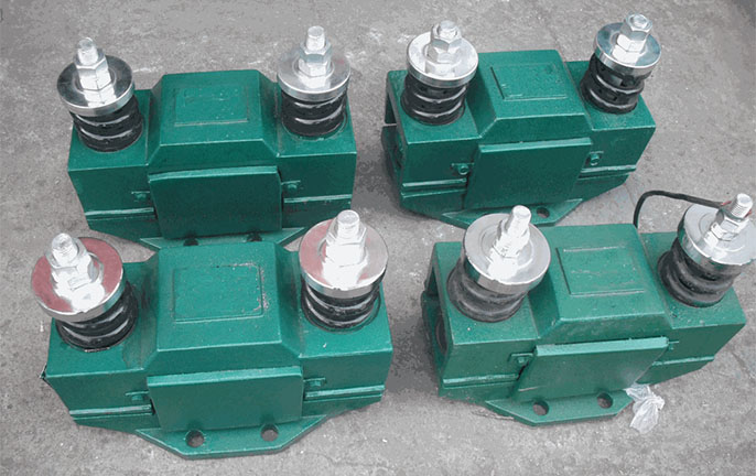 4台CZ電磁倉壁振動器展示圖