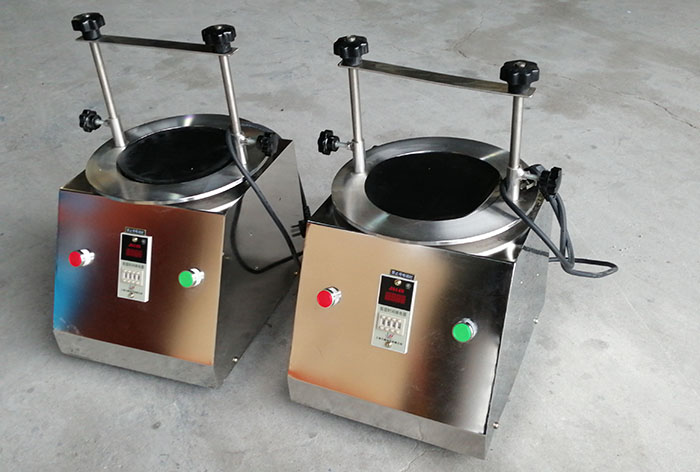 兩台不帶篩框的300T試驗篩